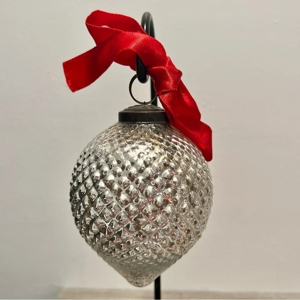 Vintage Pier 1 imports metal ornament